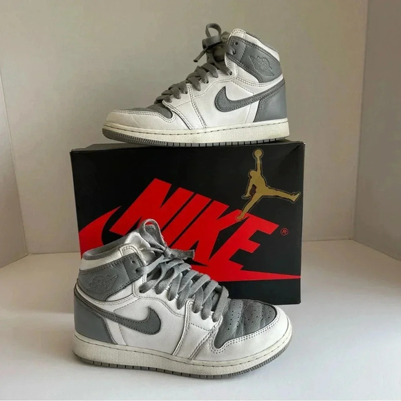Nike Air Jordan 1 Retro High OG Stealth GS Size 4.0Y Shoes White Grey - Picture 1 of 10